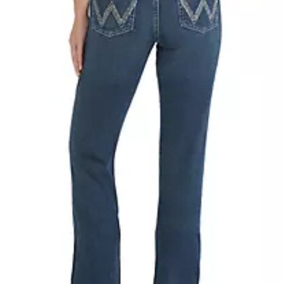 Wrangler Women's Q baby Classic Blue Boot Cut Jeans - Picture 1 of 9